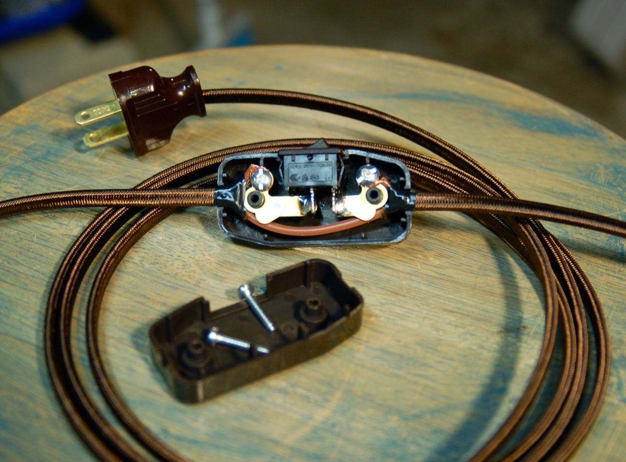 Leviton 5410-e Appliance Rocker Switch Feed Thru - Black - Foto 3