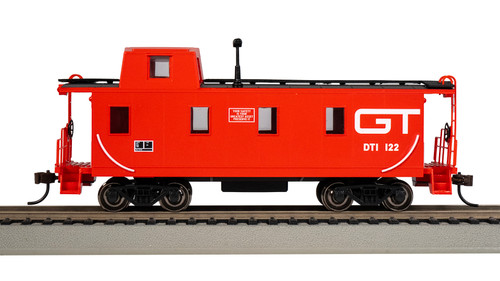 Bachmann 14004 HO Streamlined Caboose with Offset Cupola, Grand Trunk #122
