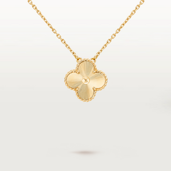 Clover Pendant Gold