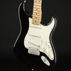 Fender Player Stratocaster, Maple Fingerboard in Black