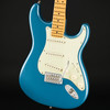Fender American Professional Classic Stratocaster, Maple Fingerboard in Faded Lake Placid Blue