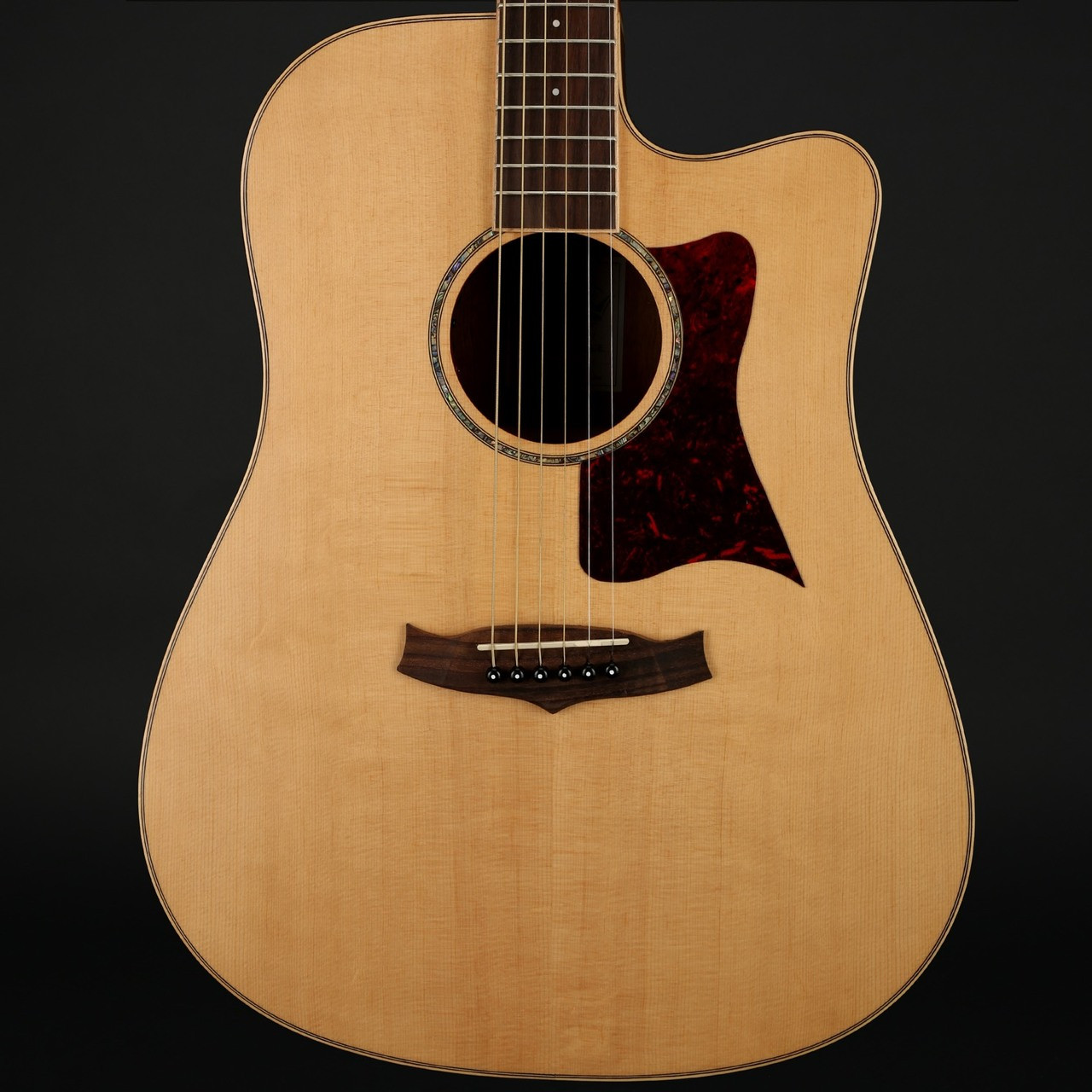 tanglewood dreadnought cutaway