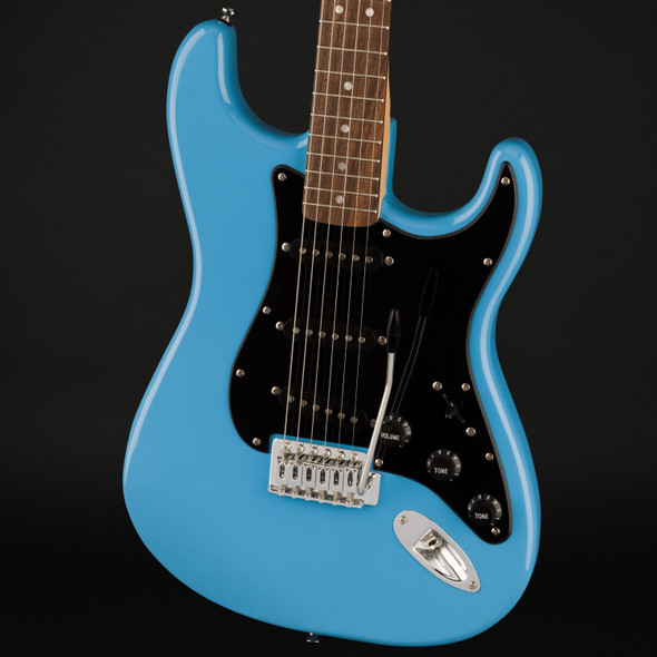 Squier Sonic Stratocaster, Laurel Fingerboard, Black Pickguard in California Blue