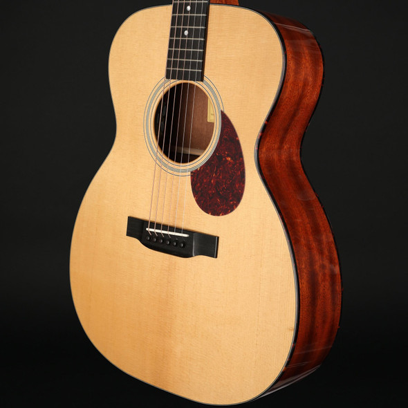 Eastman E1OM-DLX in Natural Gloss with Gig Bag #M2338341