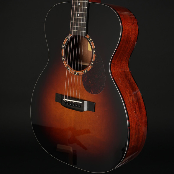 Eastman E2OM Deluxe Orchestra Electro Acoustic in Sunburst Truetone Gloss with Gig Bag #M2500681