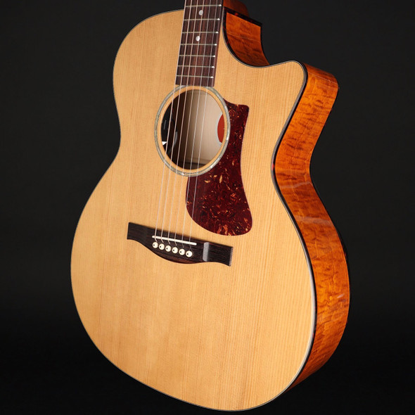 Eastman PCH3-GACE-AB Grand Auditorium Electro-Acoustic in Amberburst with Gig Bag #M2607136