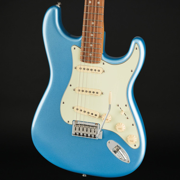 Fender Player Plus Stratocaster, Pau Ferro Fingerboard in Opal Spark