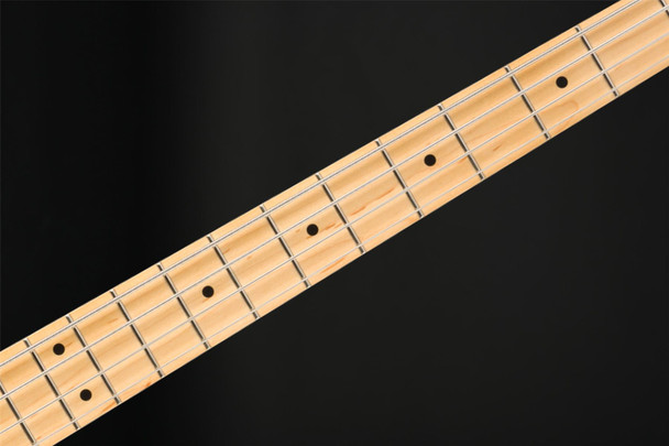 Fender Player Precision Bass, Maple Fingerboard in 3-Color Sunburst