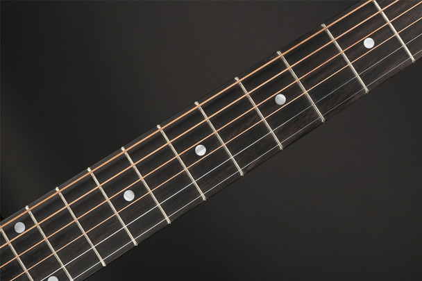 Eastman E1OM Traditional in Natural Truetone Satin with Gig Bag