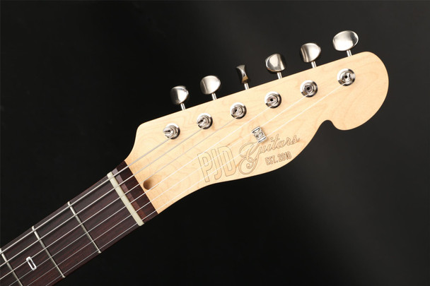 PJD York Standard, Rosewood in Midnight Black with Gig Bag #2305 PJD York Standard, Rosewood in Midnight Black with Gig Bag #2305