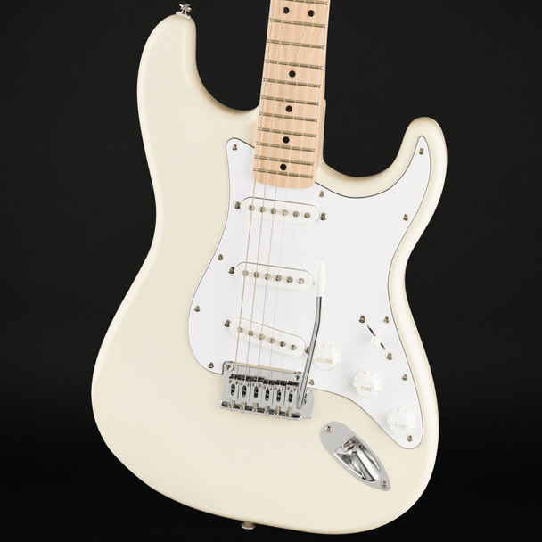 Squier Affinity Series Stratocaster, Maple Fingerboard, White Pickguard in Olympic White