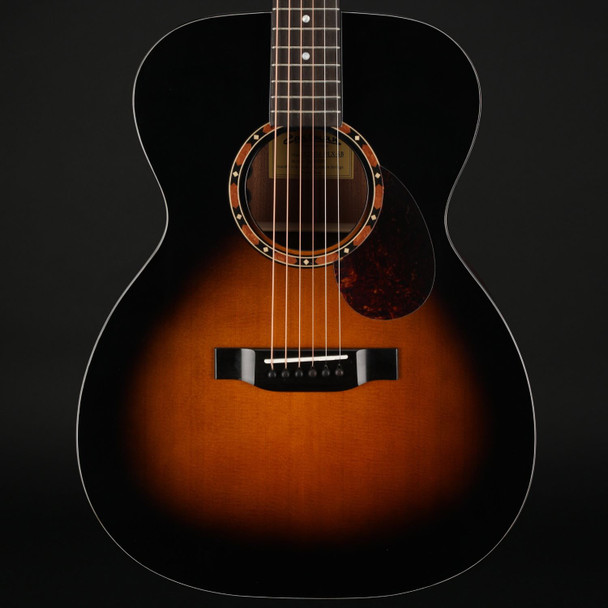 Eastman E2OM Deluxe Orchestra Electro Acoustic in Sunburst Truetone Gloss with Gig Bag #M2407290