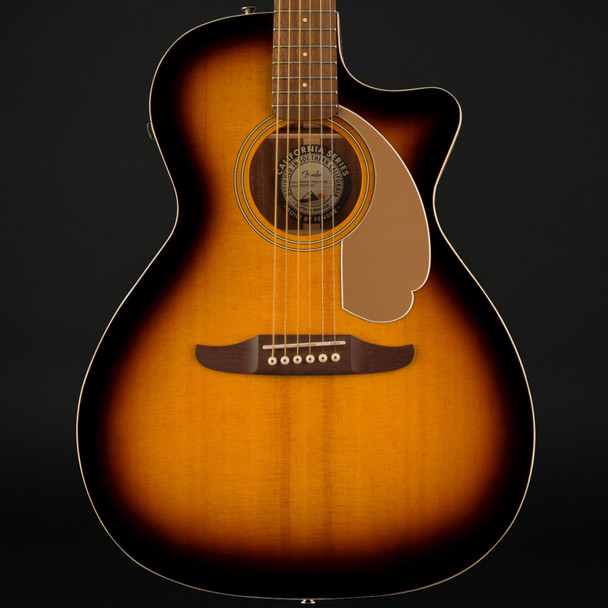 Fender Newporter Player, Walnut Fingerboard, Gold Pickguard in Sunburst