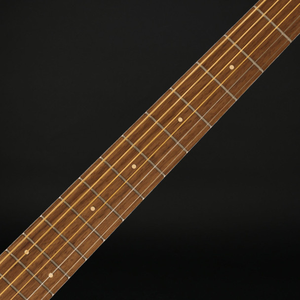 Fender Newporter Player, Walnut Fingerboard, Gold Pickguard in Sunburst