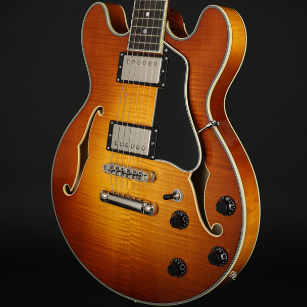 Eastman T484-GB 14" Thinline, Seymour Duncan Pickups in Goldburst with Case #P2401094