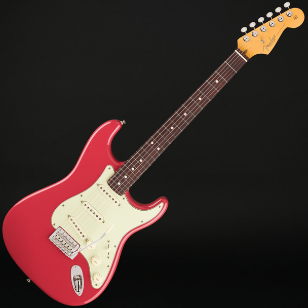 Fender American Professional Classic Stratocaster, Rosewood Fingerboard in Faded Dakota Red #US25098996 - B-Stock