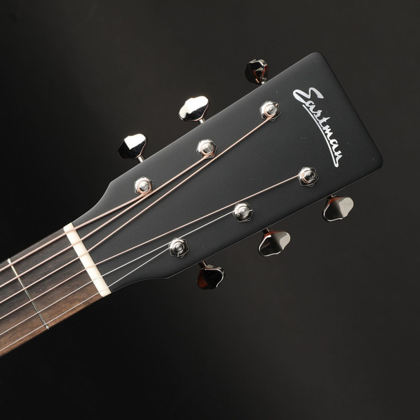 Eastman E2D Dreadnought Acoustic in Natural Truetone Satin with Gig Bag #M2525832