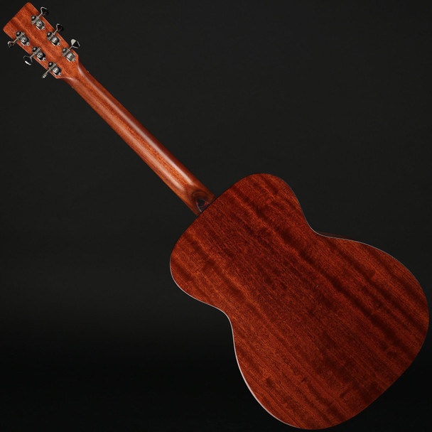 Eastman E1OM-DLX in Natural Gloss with Gig Bag #M2338341