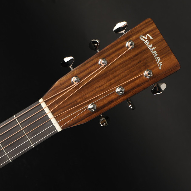 Eastman E20OM Adirondack/Rosewood in Natural with Case #M2129190