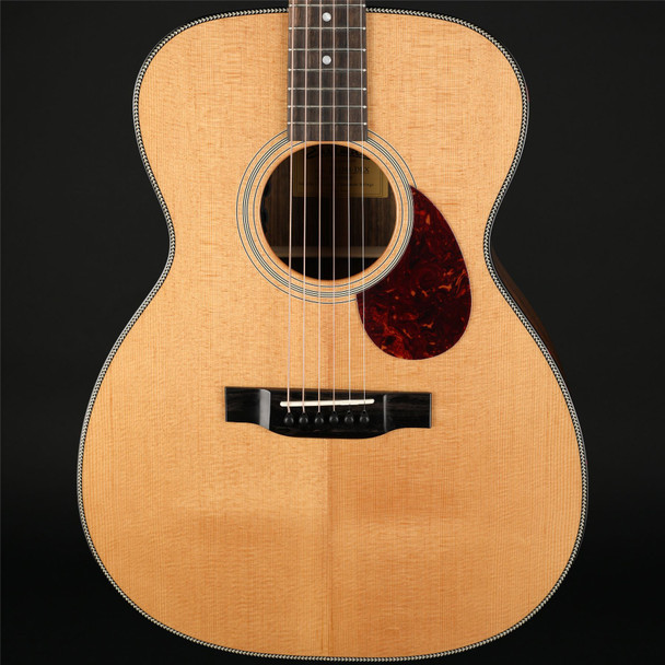 Eastman E3OM Deluxe Orchestra Electro Acoustic in Natural Truetone Gloss with Gig Bag #M2533019