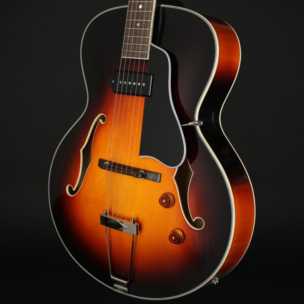 Eastman AR405 Archtop, P90/TV-SB in Sunburst Truetone Vintage Finish with Gig Bag #L2500987