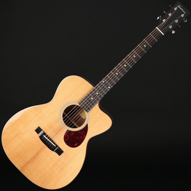 Eastman E1OMCE-DLX Cutaway Electro Acoustic in Natural with Gig Bag #M2608139