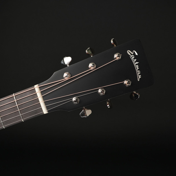 Eastman E1OMCE-DLX Cutaway Electro Acoustic in Natural with Gig Bag #M2608139