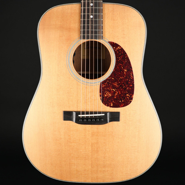 Eastman E3DE Dreadnought Electro Acoustic in Natural Truetone Satin with Gig Bag #M2612882