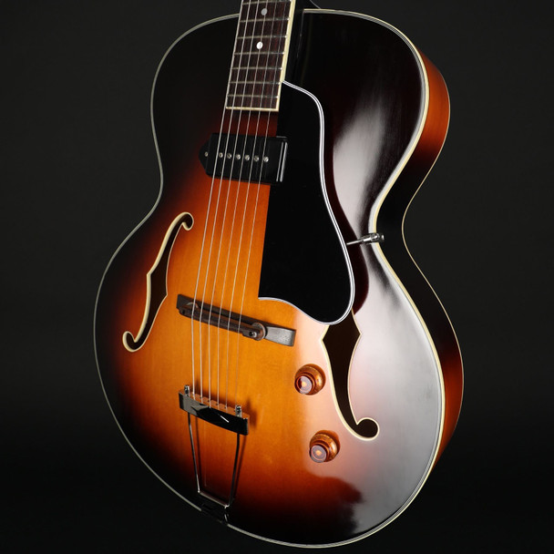 Eastman AR405 Archtop, P90/TV-SB in Sunburst Truetone Vintage Finish with Gig Bag #L2600248