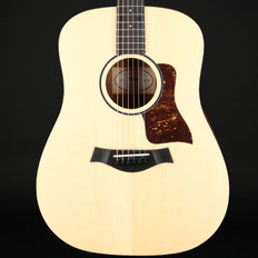 Taylor BBTe Big Baby Taylor Walnut/Spruce Electro Acoustic in Natural