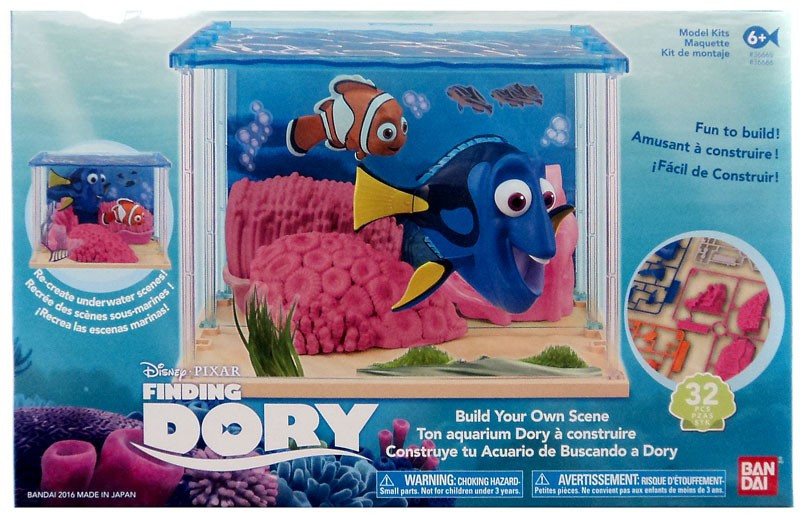 Bandai Finding Dory Dory Changing Looks Playset - Over 15 Pieces, Mix & Match Accessories