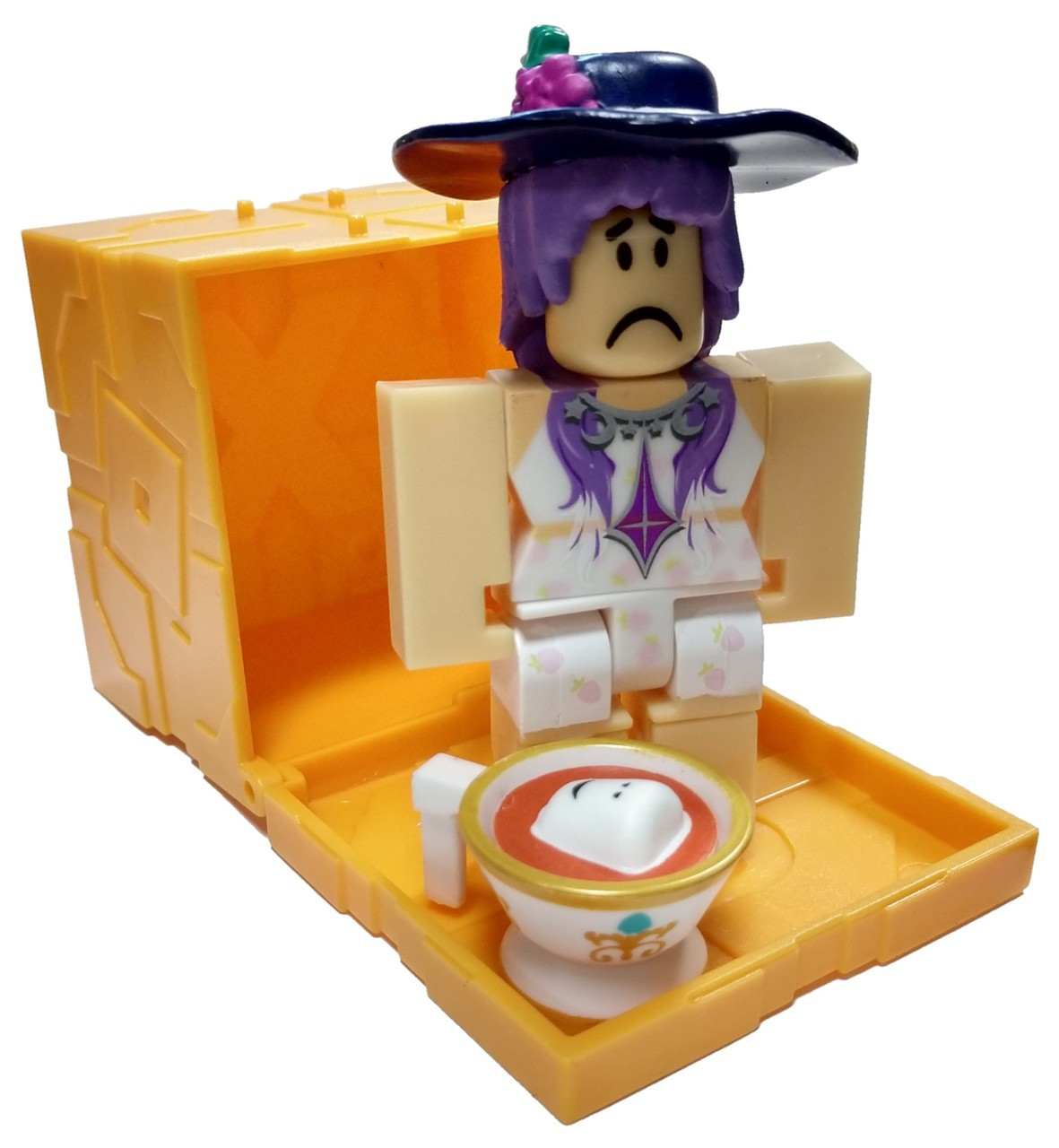 Series 5 Roblox Titanic Socialite Mini Figure With Gold Cube And Online Code Loose - roblox character 5