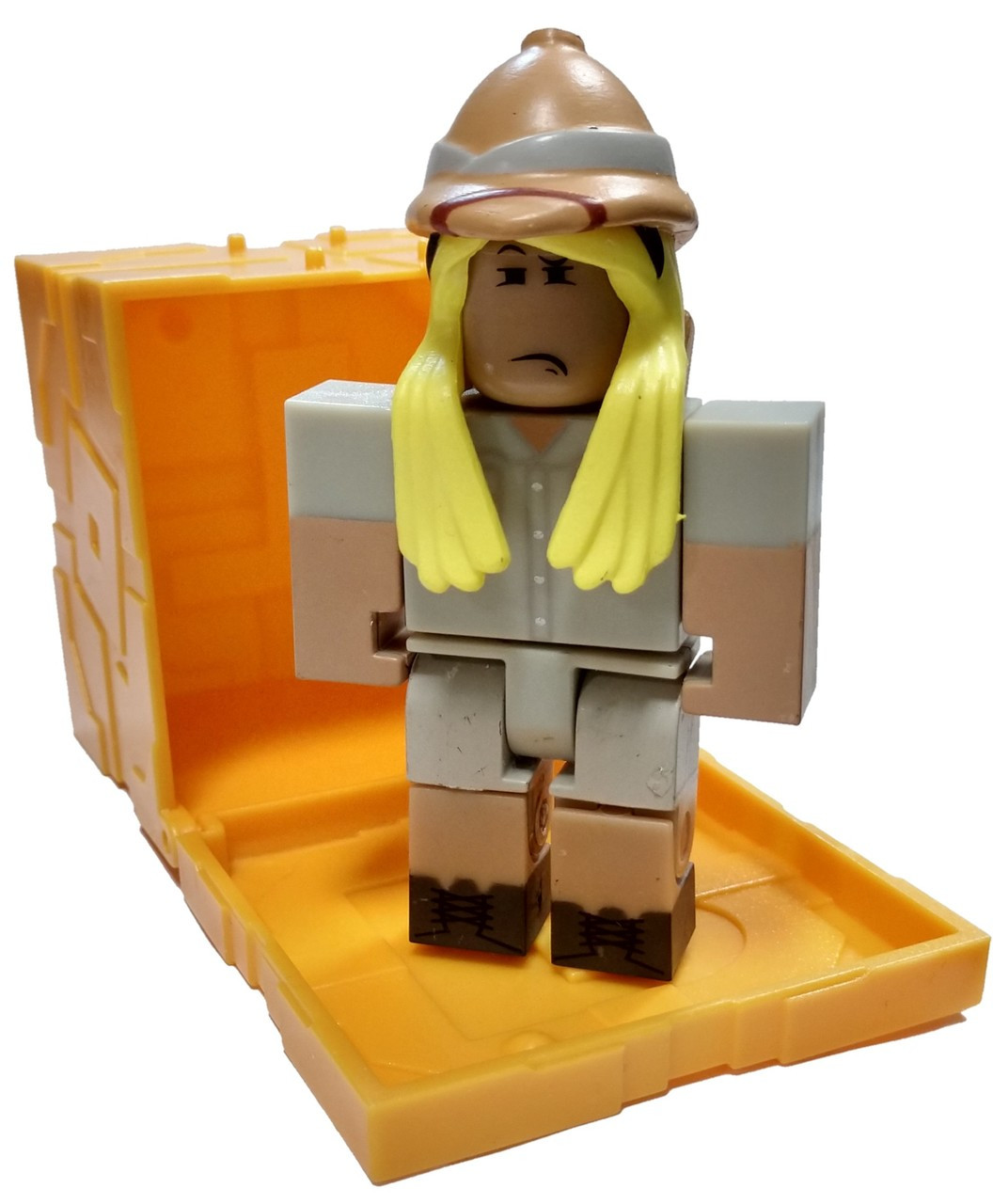 Roblox Series 5 The Great Yolktales Sofia Gonzales 3 Mini Figure With Gold Cube And Online Code Loose Jazwares Toywiz - details about roblox series 5 toy night of the werewolf concerned citizen no code