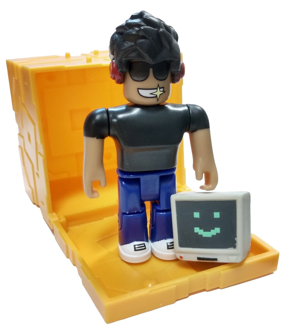 Roblox Series 5 Simbuilder 3 Mini Figure With Gold Cube And Online Code Loose Jazwares Toywiz - series 6 roblox history museum sales staff mini figure with orange cube and online code loose