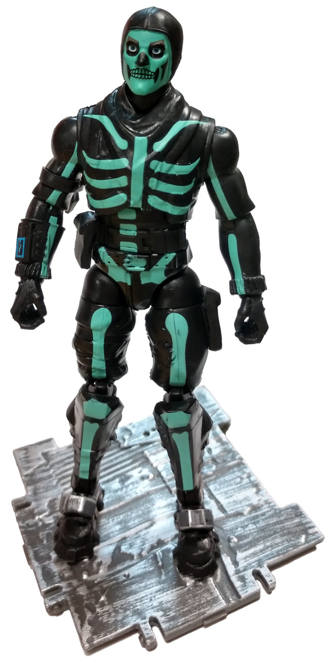 purple skull trooper action figure