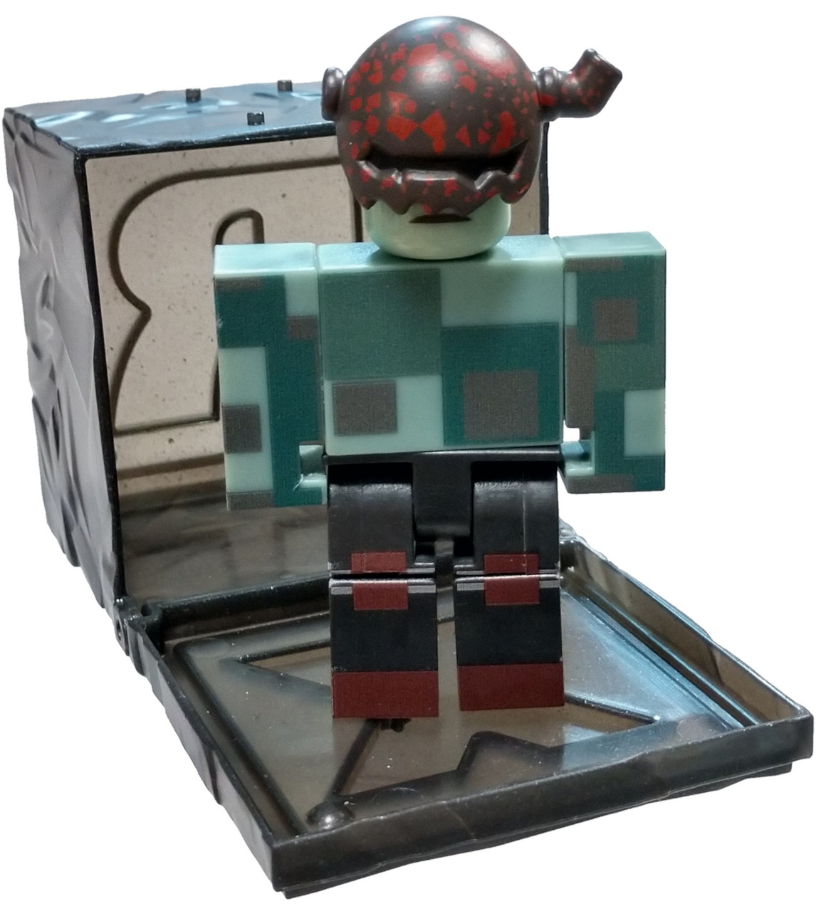 Roblox Series 7 After The Flash Crusher Mutant 3 Mini Figure With Black Cube And Online Code Loose Jazwares Toywiz - zombie officer roblox toy what game is he from