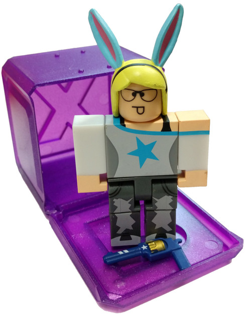 Roblox Celebrity Collection Series 3 Meepcity Ice Cream Seller 3 Mini Figure With Cube And Online Code Loose Jazwares Toywiz - in stores nowmeepcity roblox