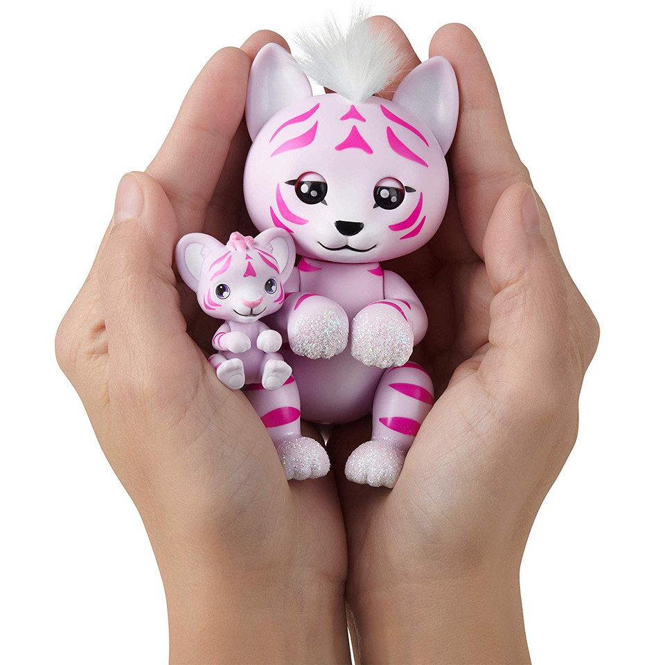 Fingerlings Purrfect Cats Tilly Interactive Toy Lights Up WowWee ToyWiz