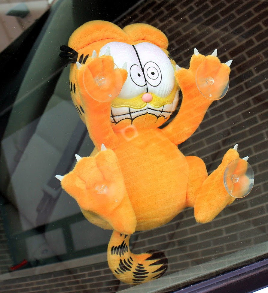 Garfield Garfield Suction Cup Window Clinger Scared Kidrobot ToyWiz