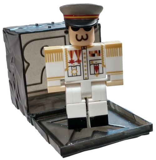 Roblox Series 7 Captain Inyo22 3 Mini Figure with Black Cube and