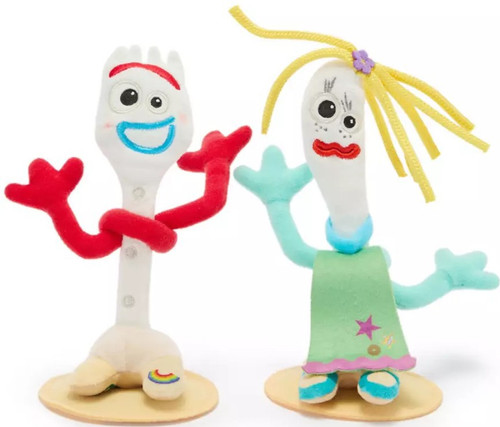 Disney / Pixar Toy Story 5 Forky & Karen Beverly Exclusive 7-Inch Magnetic Shoulder Plush (Pre-Order ships September)、ToyWiz、kayou