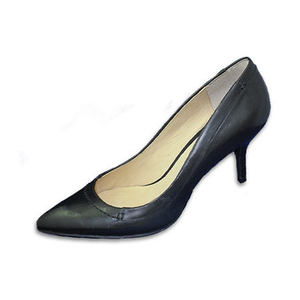 Modern Vintage Leather Pump with 2.5 Inches Self-Covered Heel, Size 9