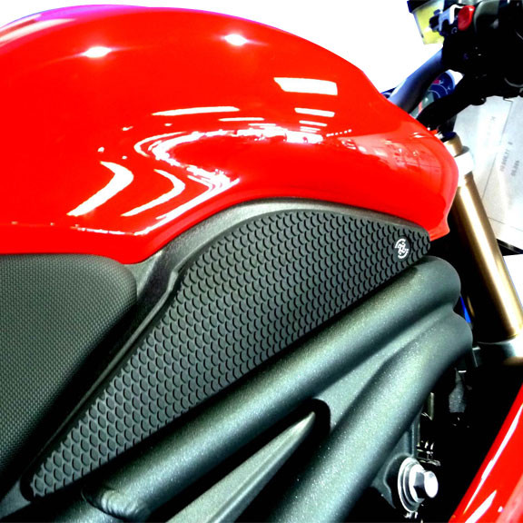 TechSpec Snake Skin Gripster Tank Grip for Triumph Speed Triple 11-14