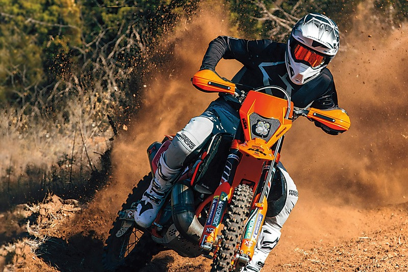 Moose Racing F.I. Agroid White Black MIPS Helmet