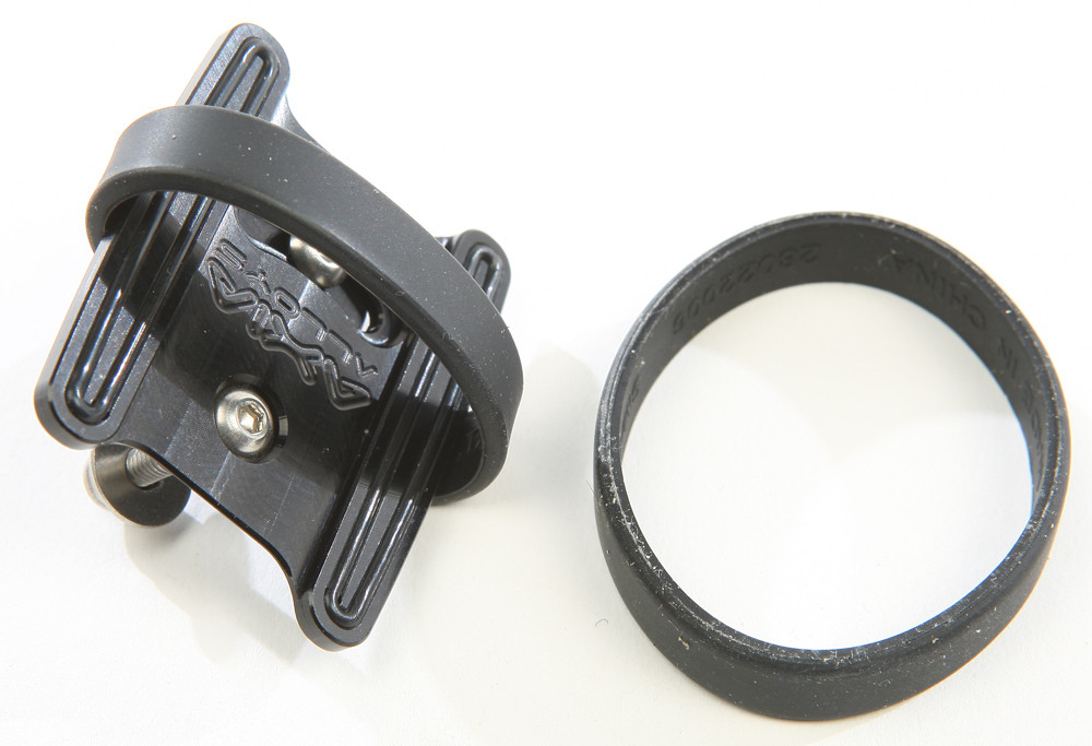 Axia Univ Gps/Ipod/Phone Mount Black - UNGPS-BK