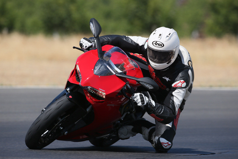 Arai Corsair-X - Snell 2020 White Helmet - Speed Addicts