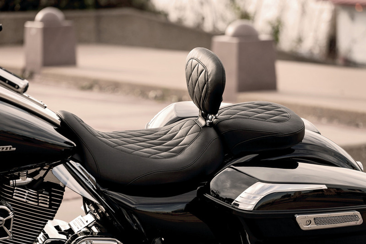 Mustang Wide Tripper Solo シート　ハーレー　ダイナ Mustang Wide Tripper Solo Seat With Removable Driver