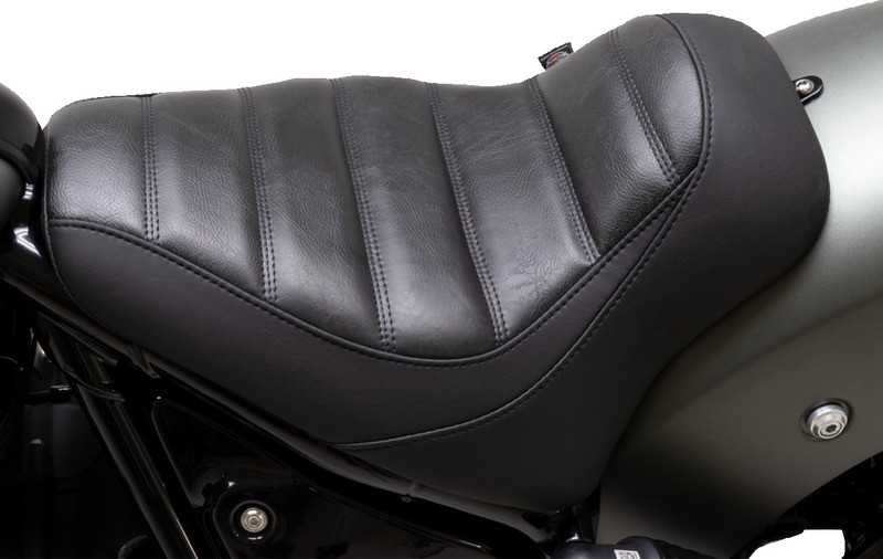 Mustang Runaround Seat Solo Black Tuck-n-Roll Chief '22-'23 - 88200