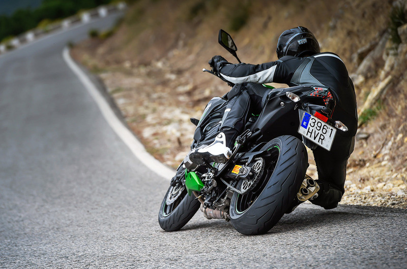 Pirelli Tire Diablo Rosso III - Front