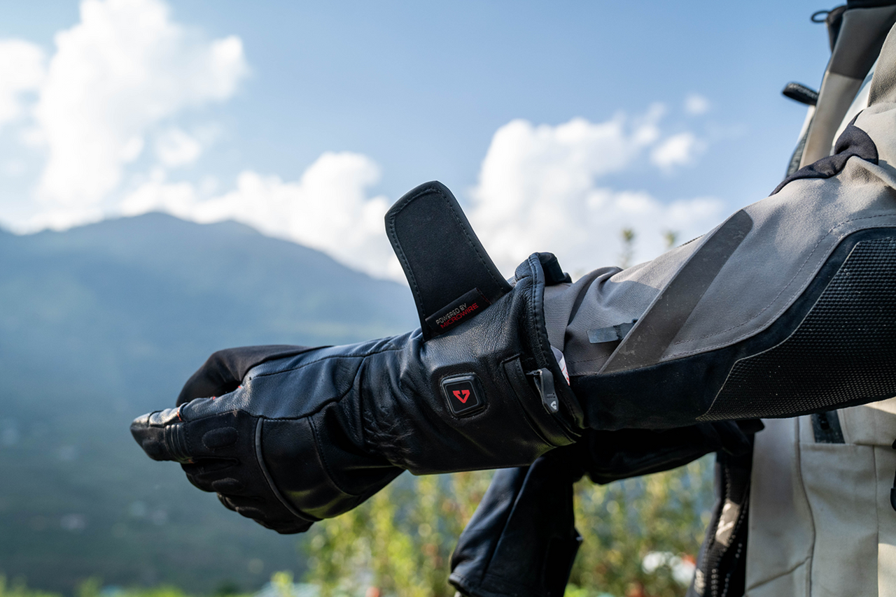 Gerbing 7V Hard Knuckle Battery Heated Black Gloves